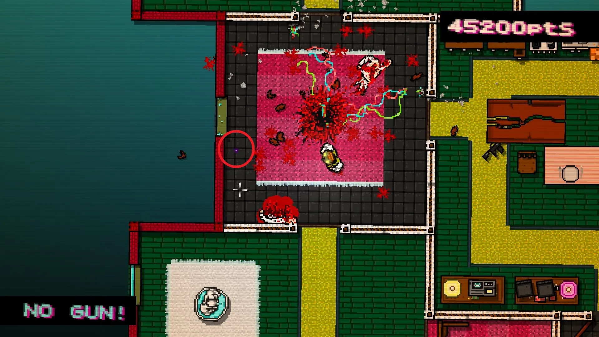 Hotline Miami screenshot showing the player standing near a puzzle piece